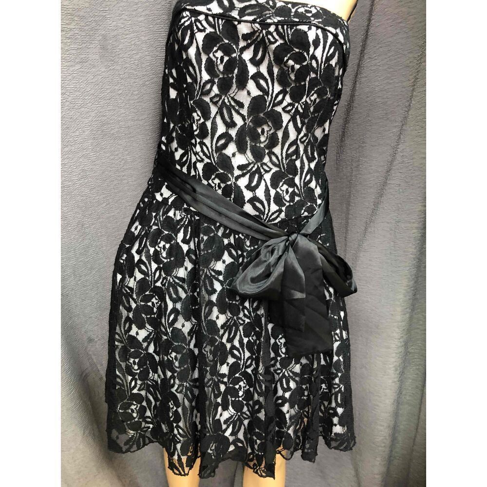 Appropriate Behavior Black Lace Strapless Tie Wai… - image 2